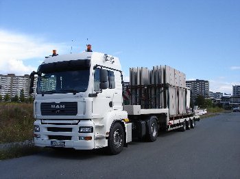 Transport von Betonfertigteilen